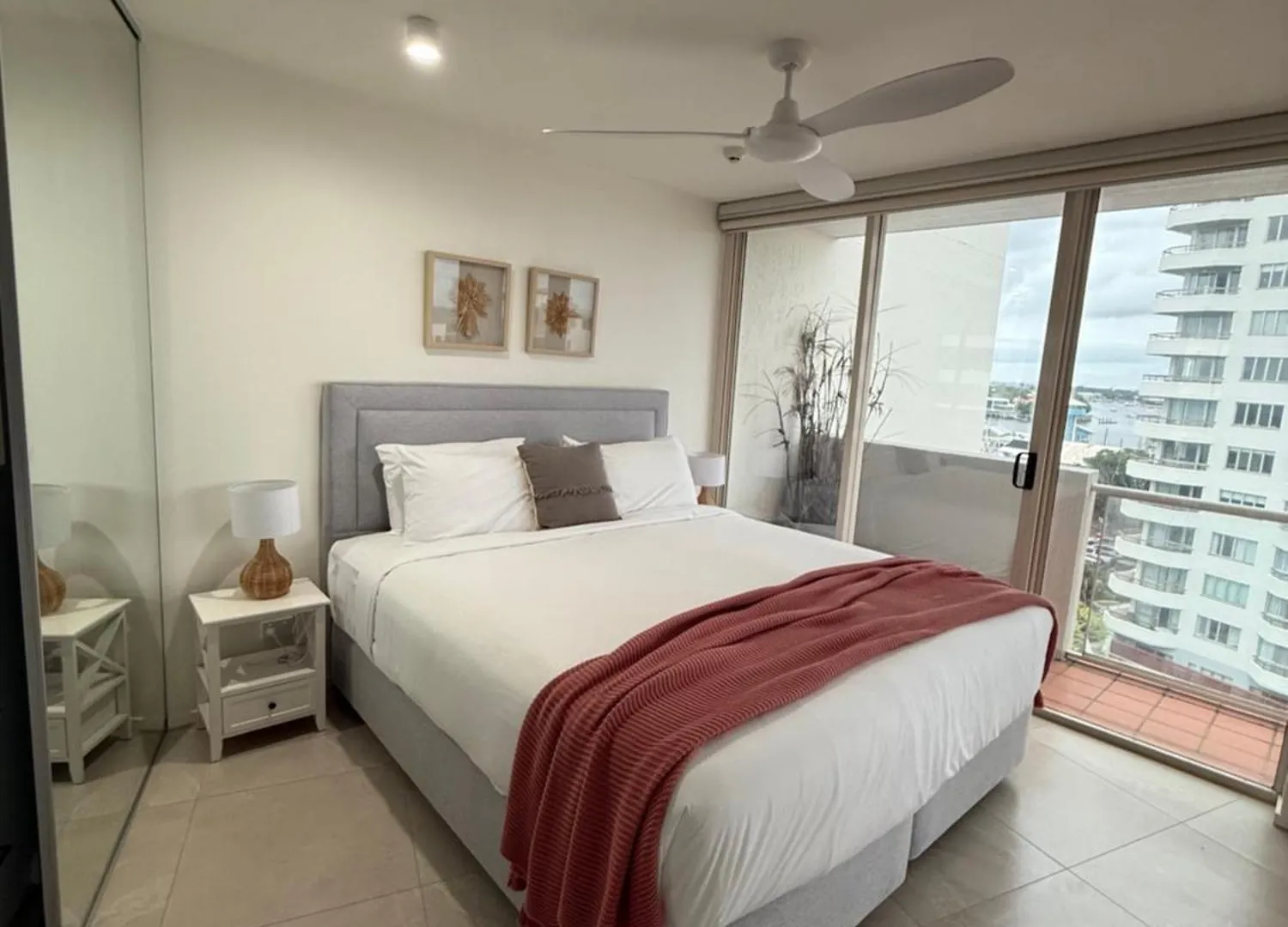 Superior One-Bedroom Penthouse & Rooftop Sandcastles Resort Apartment