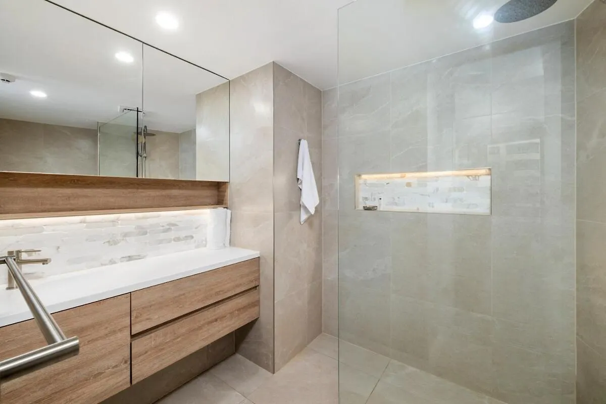 Superior One-Bedroom Penthouse & Rooftop Sandcastles Resort